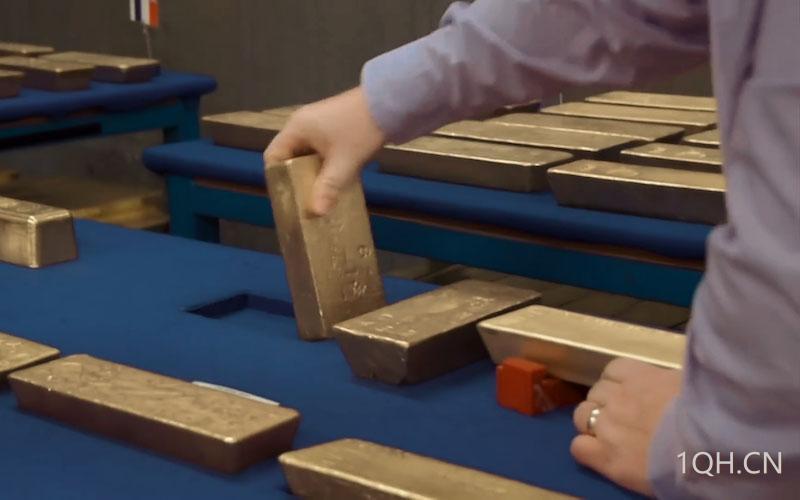 <strong>在美联储降息押注减少和和平希望的背景下，</strong>